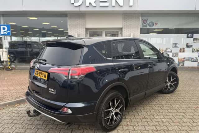 Toyota RAV4 (2018) thumbnail 4