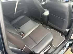 Toyota RAV4 (2018) thumbnail 34