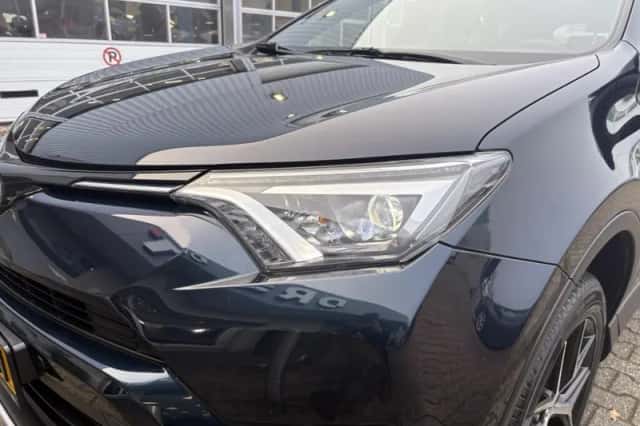 Toyota RAV4 (2018) thumbnail 39