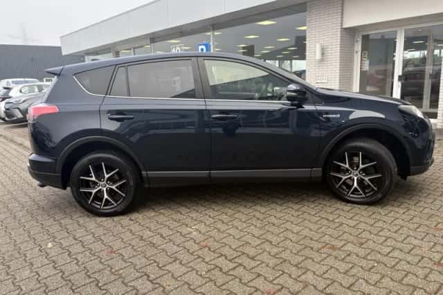 Toyota RAV4 (2018) thumbnail 5