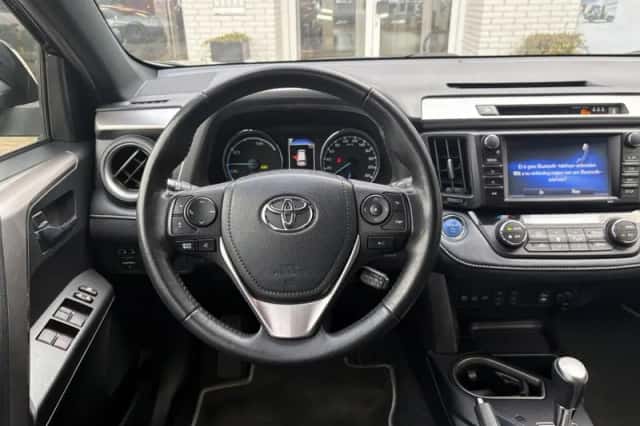 Toyota RAV4 (2018) thumbnail 9