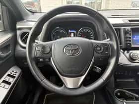 Toyota RAV4 (2018) thumbnail 10