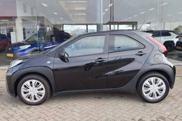 Toyota Aygo (2023) thumbnail 3