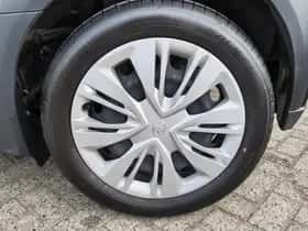 Toyota Aygo (2023) thumbnail 33