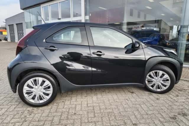 Toyota Aygo (2023) thumbnail 5