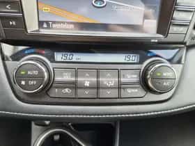 Toyota RAV4 (2018) thumbnail 19