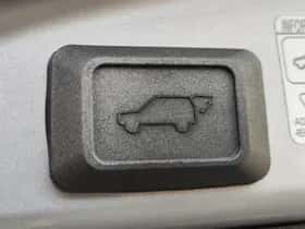 Toyota RAV4 (2018) thumbnail 32