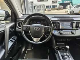 Toyota RAV4 (2018) thumbnail 8