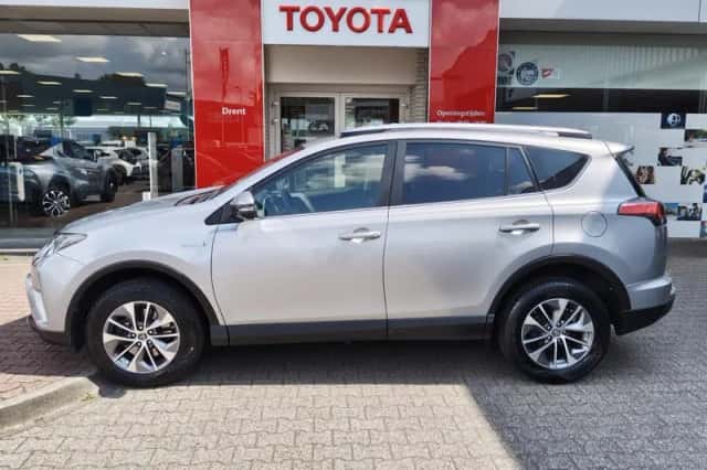 Toyota RAV4 (2018) thumbnail 3