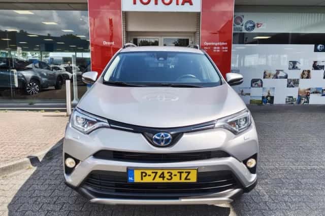 Toyota RAV4 (2018) thumbnail 6
