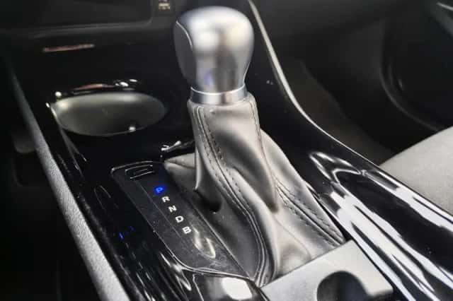 Toyota C-HR (2023) thumbnail 22