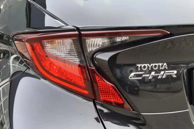 Toyota C-HR (2023) thumbnail 36