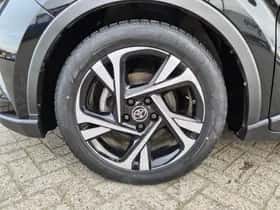Toyota C-HR (2023) thumbnail 40