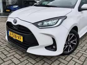 Toyota Yaris (2024) thumbnail 2