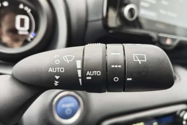 Toyota Yaris (2024) thumbnail 11