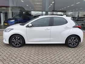 Toyota Yaris (2024) thumbnail 3