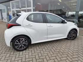 Toyota Yaris (2024) thumbnail 5