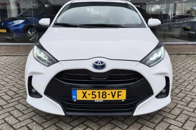 Toyota Yaris (2024) thumbnail 6
