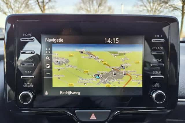 Toyota Yaris (2022) thumbnail 16