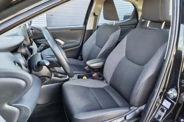 Toyota Yaris (2022) thumbnail 25