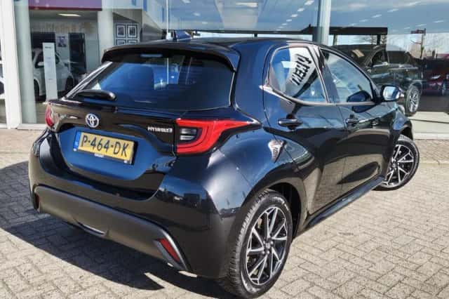 Toyota Yaris (2022) thumbnail 4