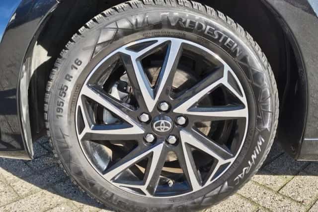 Toyota Yaris (2022) thumbnail 35