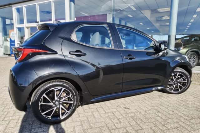 Toyota Yaris (2022) thumbnail 5
