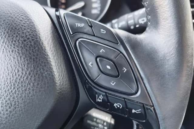 Toyota C-HR (2020) thumbnail 15