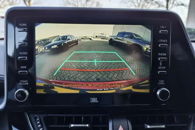 Toyota C-HR (2020) thumbnail 19