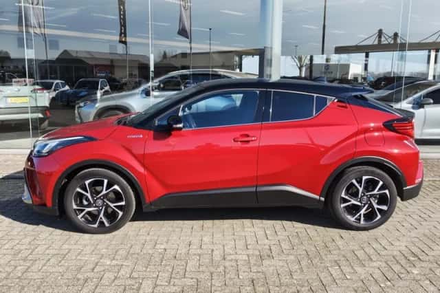 Toyota C-HR (2020) thumbnail 3