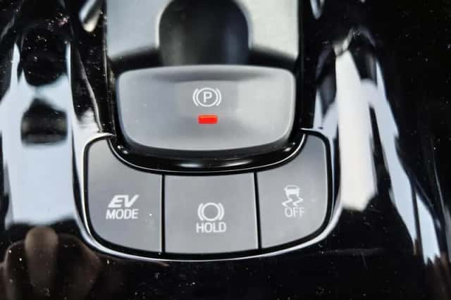 Toyota C-HR (2020) thumbnail 23