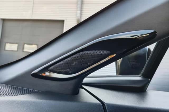 Toyota C-HR (2020) thumbnail 27