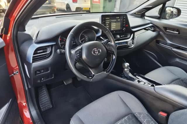 Toyota C-HR (2020) thumbnail 28