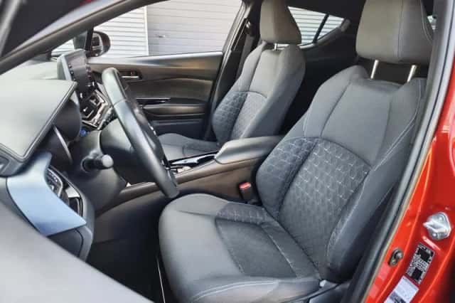 Toyota C-HR (2020) thumbnail 29