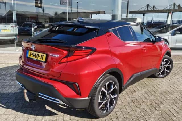 Toyota C-HR (2020) thumbnail 4