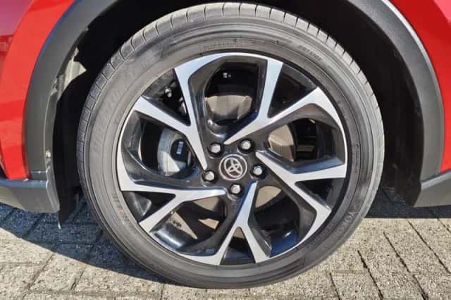 Toyota C-HR (2020) thumbnail 41