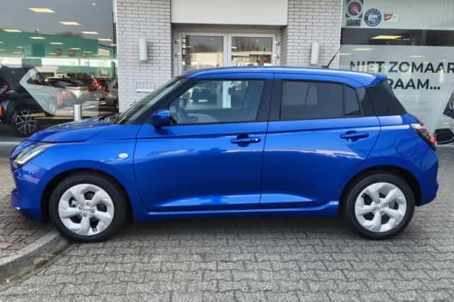 Suzuki Swift (2025) thumbnail 3