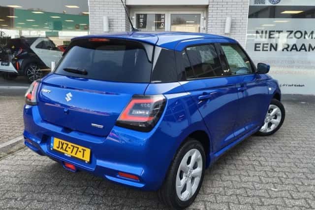 Suzuki Swift (2025) thumbnail 4