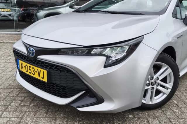 Toyota Corolla (2022) thumbnail 2