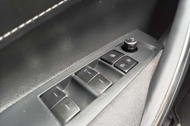 Toyota Corolla (2022) thumbnail 23