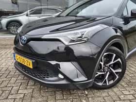 Toyota C-HR (2020) thumbnail 2