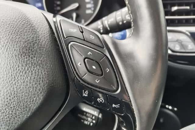 Toyota C-HR (2020) thumbnail 14