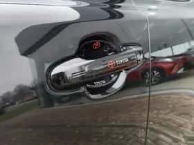 Toyota C-HR (2020) thumbnail 41