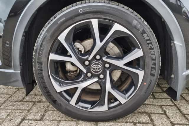 Toyota C-HR (2020) thumbnail 42