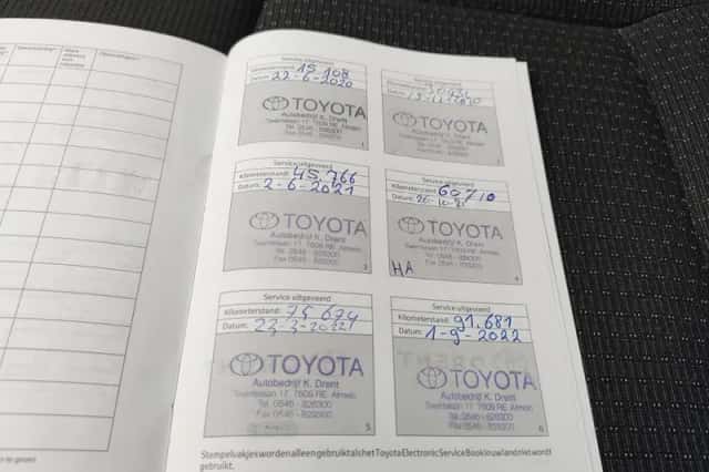 Toyota C-HR (2020) thumbnail 43