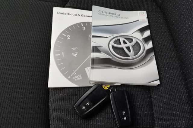 Toyota C-HR (2020) thumbnail 45