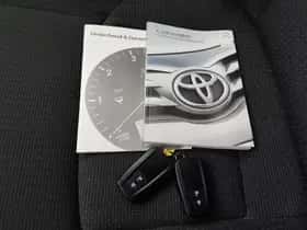 Toyota C-HR (2020) thumbnail 45
