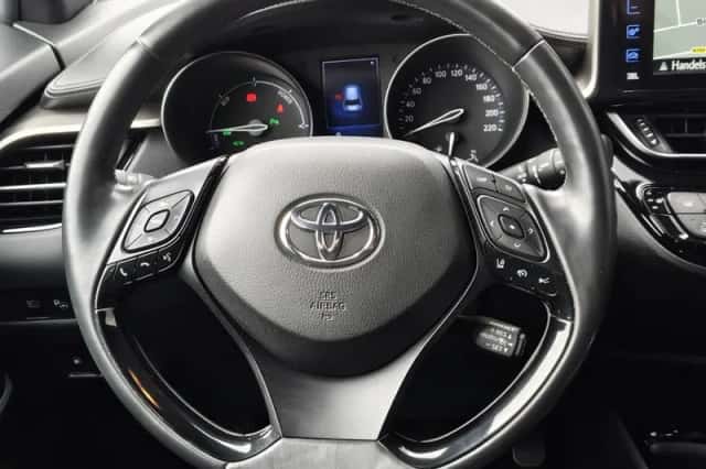 Toyota C-HR (2020) thumbnail 9