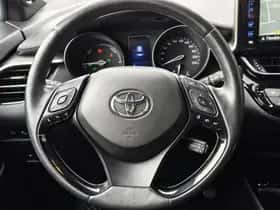 Toyota C-HR (2020) thumbnail 9