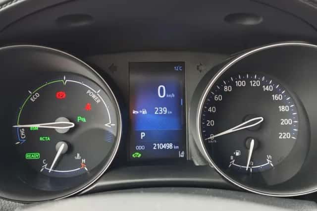 Toyota C-HR (2020) thumbnail 10